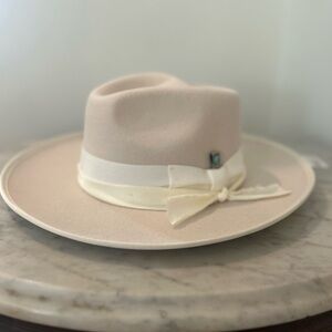Tuckernuck Wyeth Linen Boone Hat